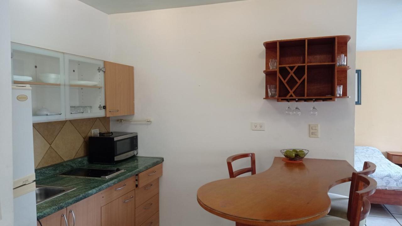 Confort Ejecutivo Suites Lindavista Guadalupe  Buitenkant foto